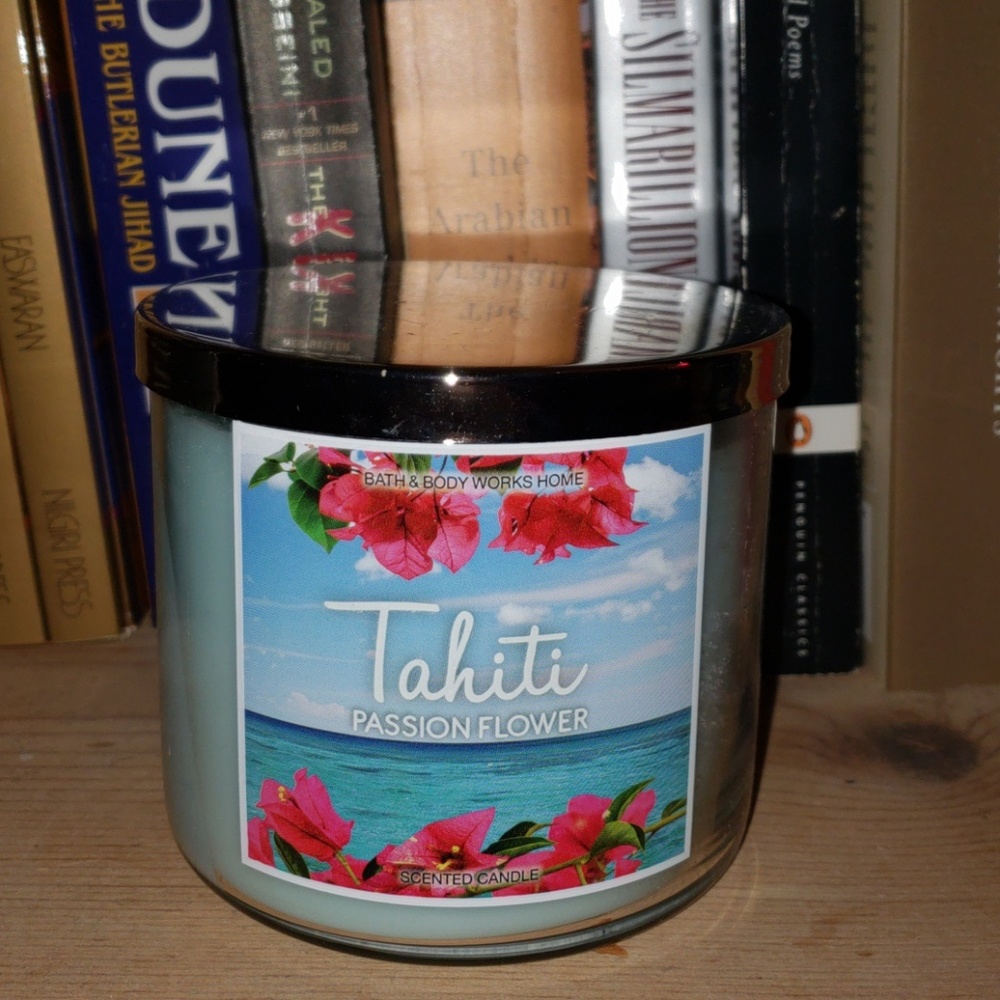 Tahiti candle